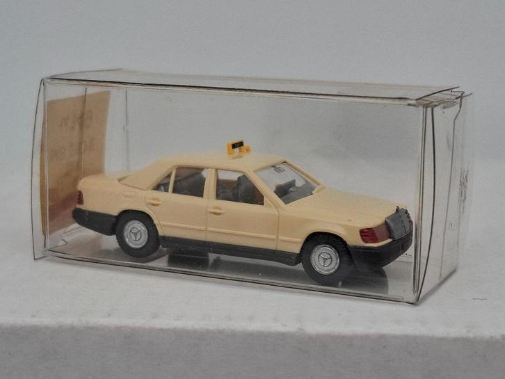 Mercedes Benz 260E Taxi - Wiking 1/87, Hobby en Vrije tijd, Modelauto's | 1:87, Zo goed als nieuw, Auto, Wiking, Verzenden