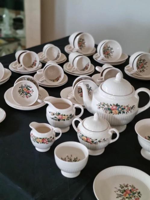 wedgewood conway servies 80delig, Antiek en Kunst, Antiek | Servies compleet, Ophalen
