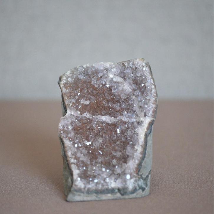Regenboog Amethist Cluster, Verzamelen, Mineralen en Fossielen, Mineraal, Ophalen of Verzenden