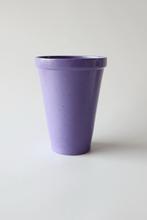 XL lila vaas aardewerk met spikkeltjes, Overige kleuren, Aardewerk of Porselein, Ophalen of Verzenden, Zo goed als nieuw