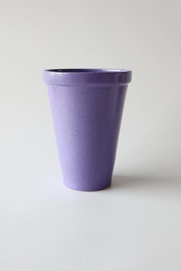 XL lila vaas aardewerk met spikkeltjes beschikbaar voor biedingen