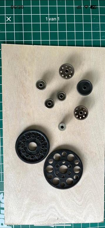 64 pitch pion en spur tandwielen beschikbaar voor biedingen