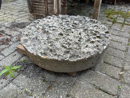 Borrelsteen, Tuin en Terras, Waterpartijen en Fonteinen, Gebruikt, Beton, Ophalen