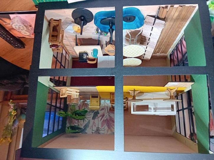 Modern Poppenhuis, Verzamelen, Poppenhuizen en Toebehoren, Gebruikt, Poppenhuis, Ophalen of Verzenden