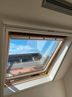 VELUX tuimelraam met verduisterend rolgordijn GGL U08, Doe-het-zelf en Verbouw, Glas en Ramen, Ophalen, Gebruikt, 120 tot 160 cm