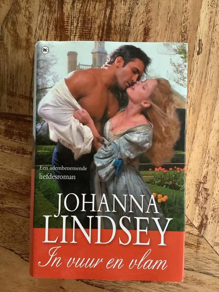 In Vuur en Vlam - Johanna Lindsey, Boeken, Romans, Gelezen, Nederland, Ophalen of Verzenden