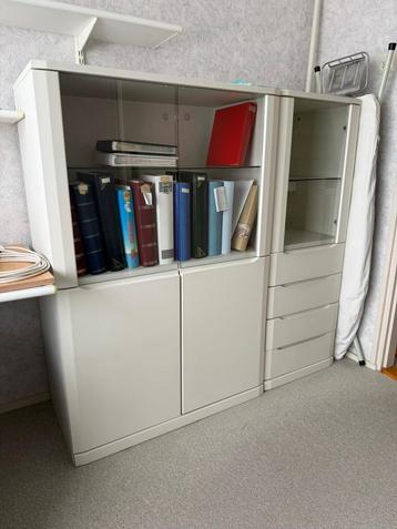 vitrinekasten wit gratis
