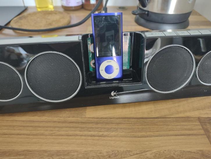 Logitech pure fi portable speaker, Audio, Tv en Foto, Soundbars, Gebruikt, Bluetooth, Ophalen of Verzenden