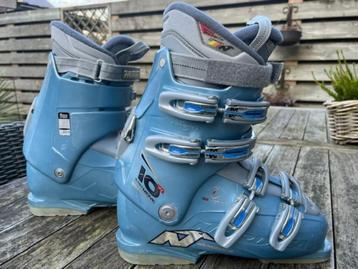 ski schoenen beschikbaar voor biedingen