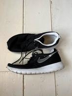 Nike roshe run maat 39 zwart, Kleding | Dames, Schoenen, Zwart, Nike, Ophalen of Verzenden, Sneakers of Gympen