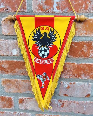 Go Ahead Eagles GA Deventer 1980s prachtige vintage vaan beschikbaar voor biedingen
