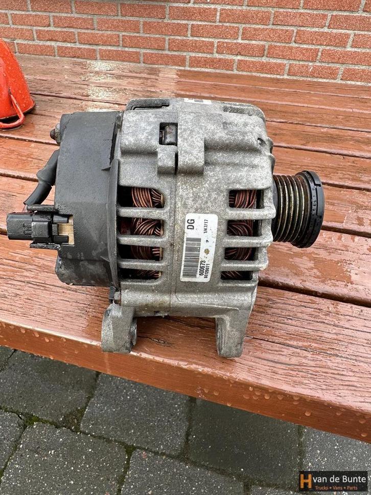 Dynamo Renault master 2.2, Auto-onderdelen, Motor en Toebehoren, Renault, Gebruikt, Ophalen of Verzenden