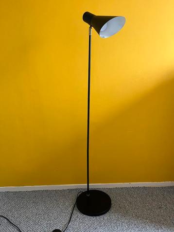Retro design lamp - mat zwart beschikbaar voor biedingen