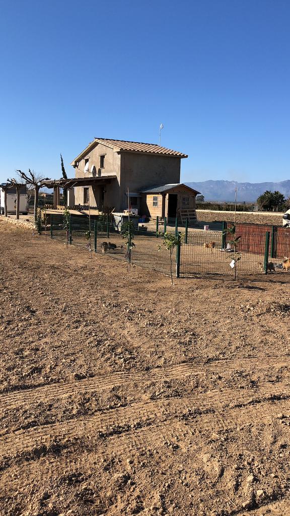 Te koop woning met stallen en 1 hectare grond, Huizen en Kamers, Buitenland, Spanje, Woonhuis, Landelijk