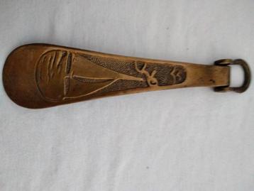 Vintage Schoenlepel met Maritieme Afbeeldingen beschikbaar voor biedingen