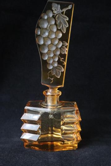 Antieke Art deco parfumflesje Boheems glas c 1930 beschikbaar voor biedingen