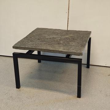 Vintage leisteen salontafel / bijzettafel beschikbaar voor biedingen