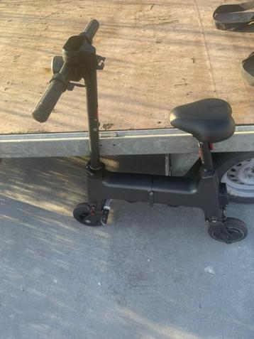 Himo opvouwbare Electrische step / scooter met stoel (defect beschikbaar voor biedingen