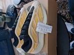 Yeezy 700 Adidas Mono Safflower maat 46, Kleding | Heren, Schoenen, Ophalen of Verzenden, Nieuw