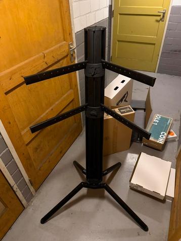 König & Meyer Spider Pro 18860 – Keyboardstandaard – Zwart beschikbaar voor biedingen