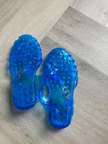 Zwemschoenen maat 32 beschikbaar voor biedingen