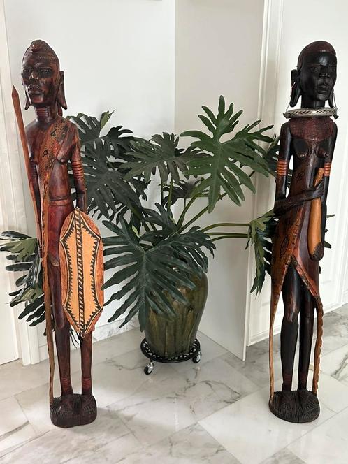 Groot Masai stel uit Kenia. Zeer waar hardhout Hoogte 145cm, Antiek en Kunst, Kunst | Niet-Westerse kunst, Ophalen