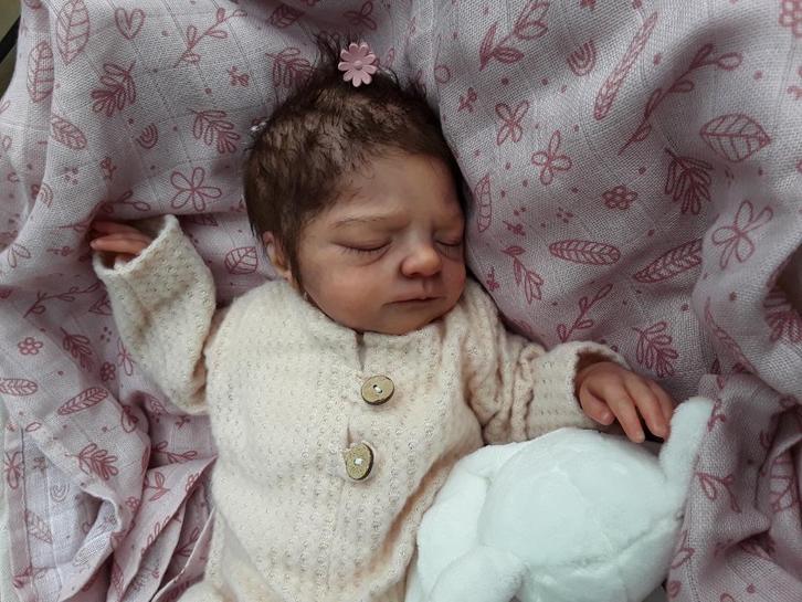 Reborn baby gemaakt door Angel Reborns, Verzamelen, Poppen, Zo goed als nieuw, Babypop, Levensecht of Reborn, Ophalen of Verzenden