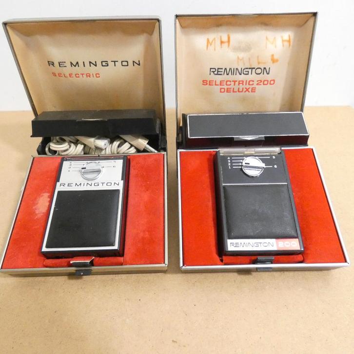 Vintage Remington scheerapparaat 2x [855], Verzamelen, Retro, Persoonlijke verzorging, Ophalen
