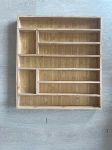 Grote bamboe bestekbak 51x47 cm – Coninx beschikbaar voor biedingen