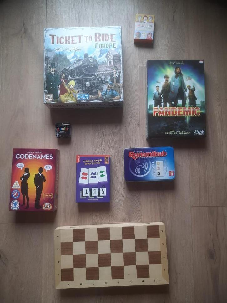 Diverse bord- en kaartspellen, Hobby en Vrije tijd, Gezelschapsspellen | Bordspellen, Zo goed als nieuw, Ophalen