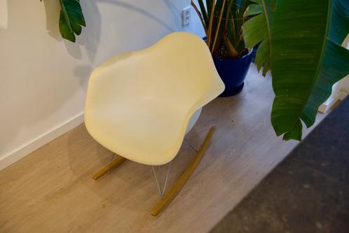 Originele Eames RAR schommelstoel, Huis en Inrichting, Stoelen, Zo goed als nieuw, Eén, Hout, Kunststof, Wit, Ophalen of Verzenden