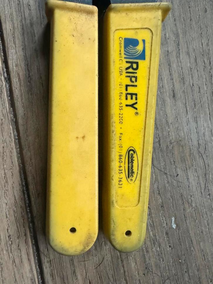 Ripley Cablematic compressietang – coax F/BNC/RCA va 30€, Doe-het-zelf en Verbouw, IJzerwaren en Bevestigingsmiddelen, Zo goed als nieuw