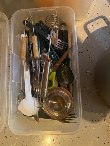 Campeer keuken spullen  - 5 Personen beschikbaar voor biedingen