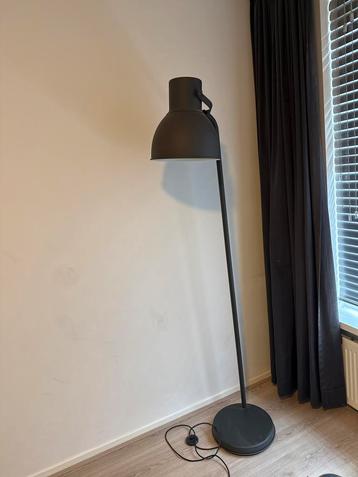 IKEA Hektar Staande Lamp beschikbaar voor biedingen