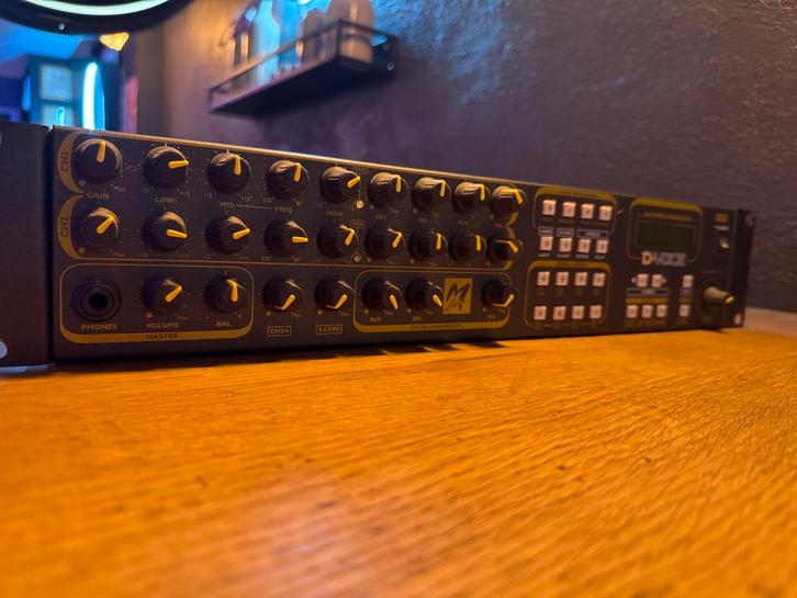 M-line D-voice Vocal Harmonizer, Muziek en Instrumenten, Synthesizers, Gebruikt, Overige aantallen, Overige merken, Met midi-aansluiting