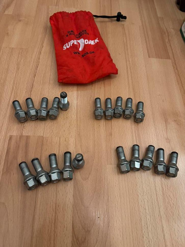 20 stuks Conische wielbouten VAG / M14x1,50 / Nieuw, Auto-onderdelen, Klein materiaal, Nieuw, Ophalen