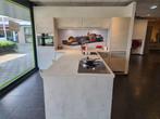 OB026 – Rialto beton showroom Keuken, Ophalen, Wit, Overige typen, Nieuw