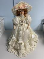 porseleinen pop incl speeldoos, Verzamelen, Poppen, Ophalen of Verzenden, Zo goed als nieuw, Pop