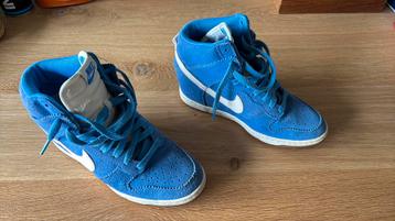 Hippe Nike wedges blauw wit beschikbaar voor biedingen