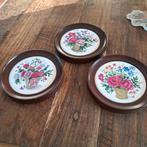 3 Porseleinen  Wandbordjes uit Kunstwinkel  11 cm groot, Antiek en Kunst, Antiek | Wandborden en Tegels, Ophalen of Verzenden