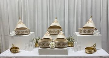 Buffetverhogers, ghorzja tafel, tyafers, bloemenboog en meer beschikbaar voor biedingen