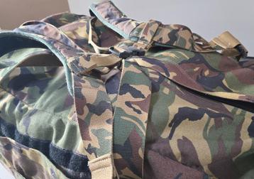 Grote legertas met heel veel Airsoft Gear. MOET SNEL WEG! beschikbaar voor biedingen