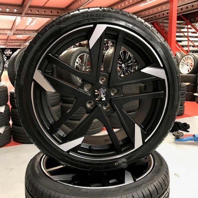 18" Velgen Peugeot 308 GTI + 225/40R18 Zomerbanden €1199,-, Auto-onderdelen, Banden en Velgen, Velg(en), Zomerbanden, 18 inch
