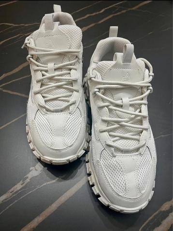 Fila Sneakers Wit Maat 40 - Zo goed als nieuw! beschikbaar voor biedingen