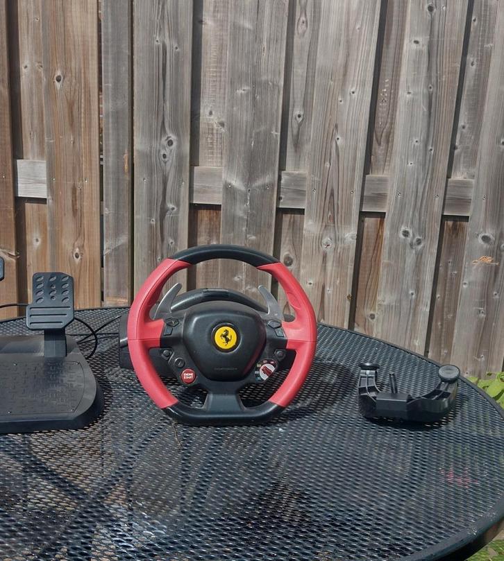 Thrustmaster Racing Stuur Xbox + Standaard, Spelcomputers en Games, Spelcomputers | Xbox | Accessoires, Zo goed als nieuw, Xbox Original