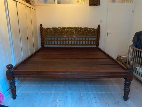 Kingsize bed antiek Balinees 200x220 robuust Indonesisch, Huis en Inrichting, Slaapkamer | Bedden, Gebruikt, Overige maten, 220 cm