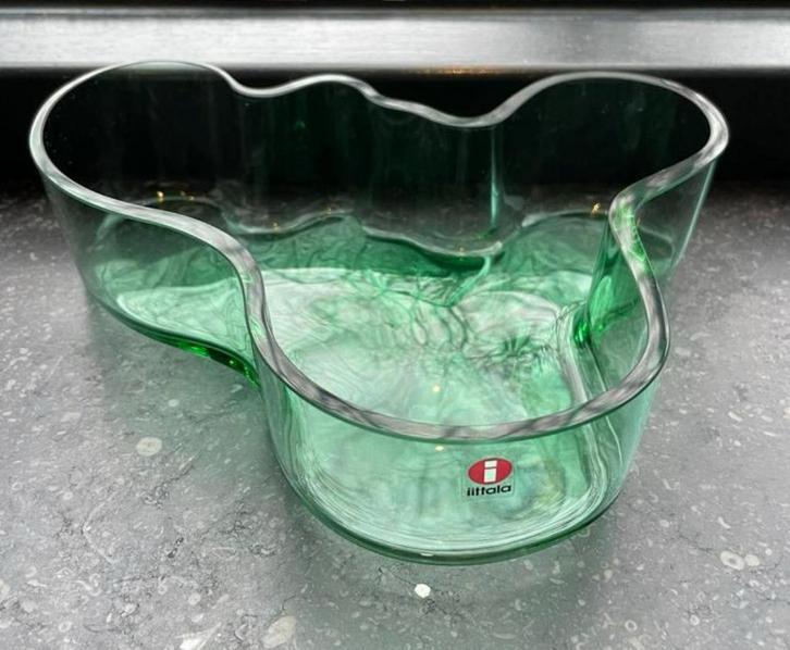 Iittala grote Alvar Aalto grote schaal berkengroen 50x195mm, Huis en Inrichting, Woonaccessoires | Schalen en Manden, Ophalen of Verzenden