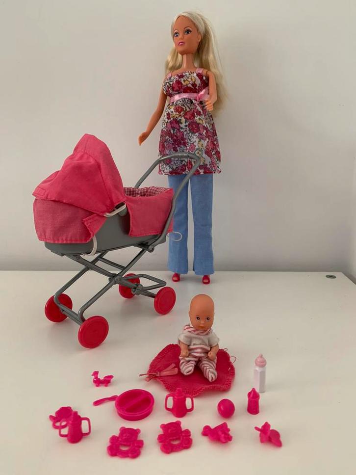 Zwangere Steffi love set met baby, Kinderen en Baby's, Speelgoed | Poppen, Zo goed als nieuw, Barbie, Ophalen
