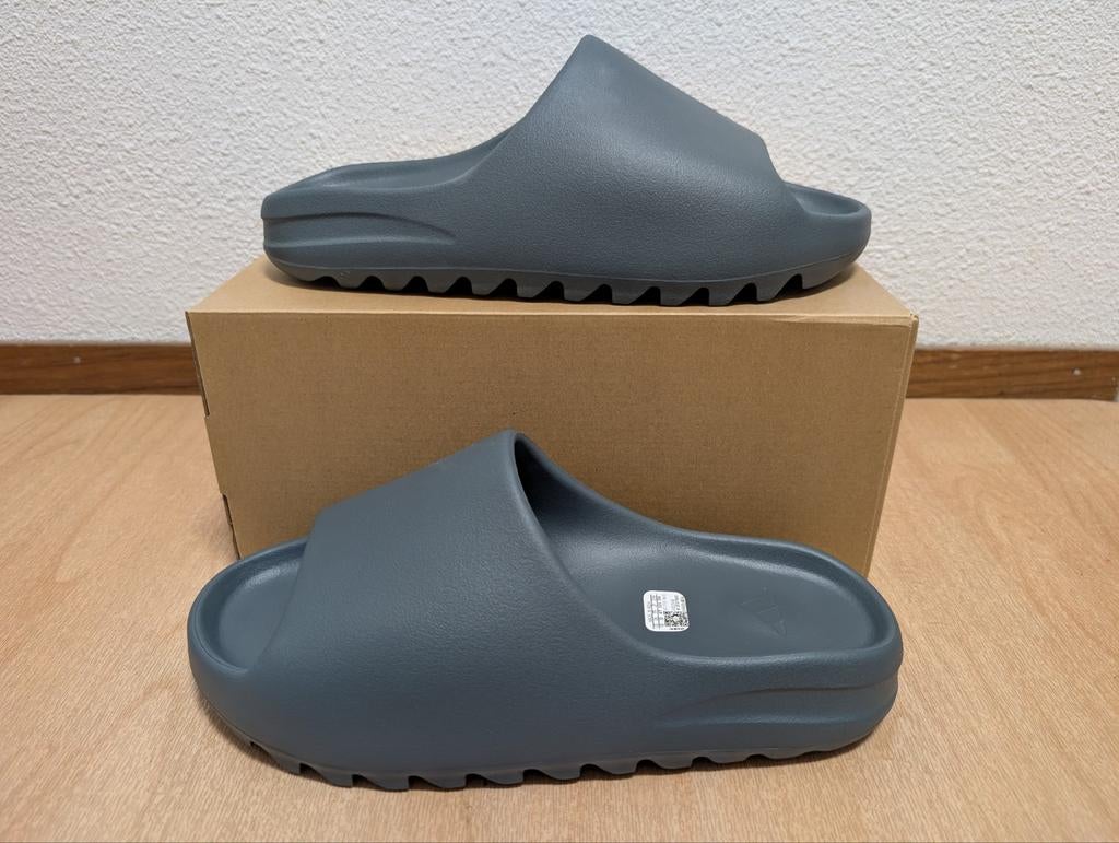 Adidas Yeezy YZY Slides Slate Marine maat 47 / 12, Kleding | Heren, Schoenen, Nieuw, Slippers, Blauw, Ophalen of Verzenden