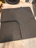 36 rubber tegels 50x50x3cm massief met afgeschuinde rand, Gebruikt, 40 tot 60 cm, Vloertegels, Overige materialen